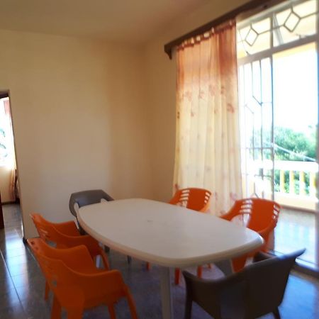 Allamanda Apartments - 100m Bain Boeuf Beach Bagian luar foto
